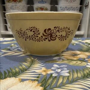 Pyrex Homestead Brown 402